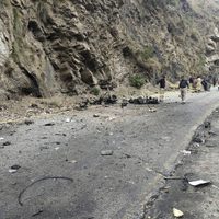 Ataque suicida mata a cinco ciudadanos chinos y su conductor en Pakistán