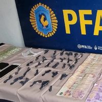 La Policía Federal allanó una casa donde funcionaba un kiosco narco en Centenario