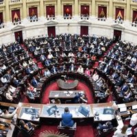El Gobierno planea convocar a sesiones extraordinarias en febrero para avanzar con la reforma laboral