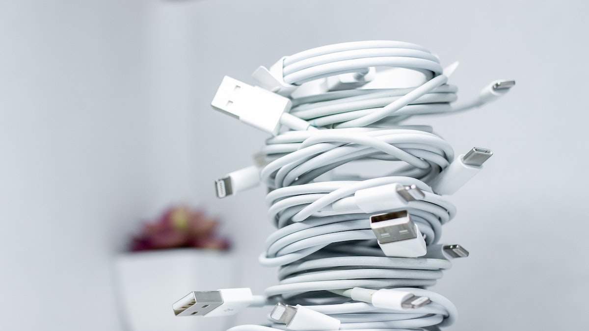 Cables de cargadores. Fuente: (X)