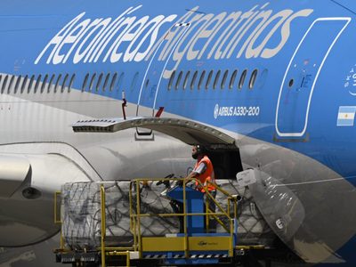 Sputnik V: se postergó el nuevo vuelo para traer la tercera tanda de vacunas rusas