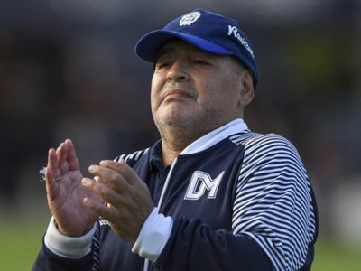 Gimnasia cumple años y el mejor regalo lo pondría Maradona, ¿hubo arreglo y continúa?