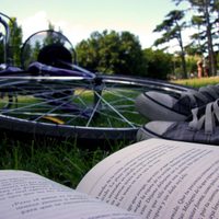 Editoriales ofrecen libros online o a domicilio