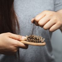 Esto tan común que tenés en tu cocina es recomendado para combatir la caída del cabello y mantenerlo sano