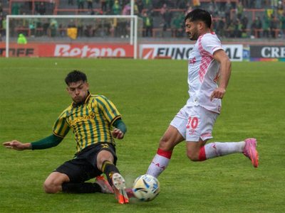 Argentinos Juniors hundió aún más a Aldosivi