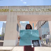 A Natiluz la anexaron para separarla de su hija Helen; ocho años despúes, la batalla legal continúa