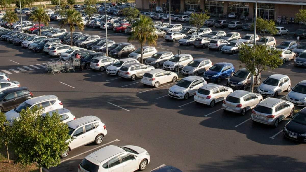 El episodio ocurrió en la plaza de estacionamiento de un hipermercado mayorista de Neuquén. Fuente (Jusneuquen)