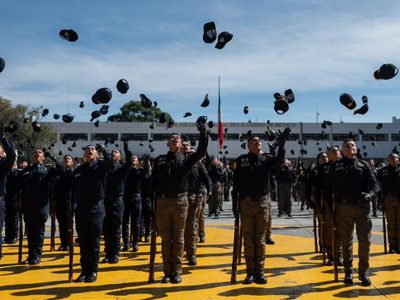 Claudia Sheinbaum asiste a graduación de 427 policías de la CDMX