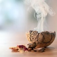 El ritual de la abundancia con cáscaras de ajo que tenés que hacer cada viernes para atraer la riqueza y la prosperidad