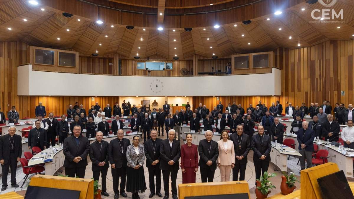 La presidenta Claudia Sheinbaum en la plenaria de la CEM