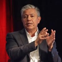 Rolando Figueroa aseguró que por falta de infraestructura la industria "pierde millones de dólares"