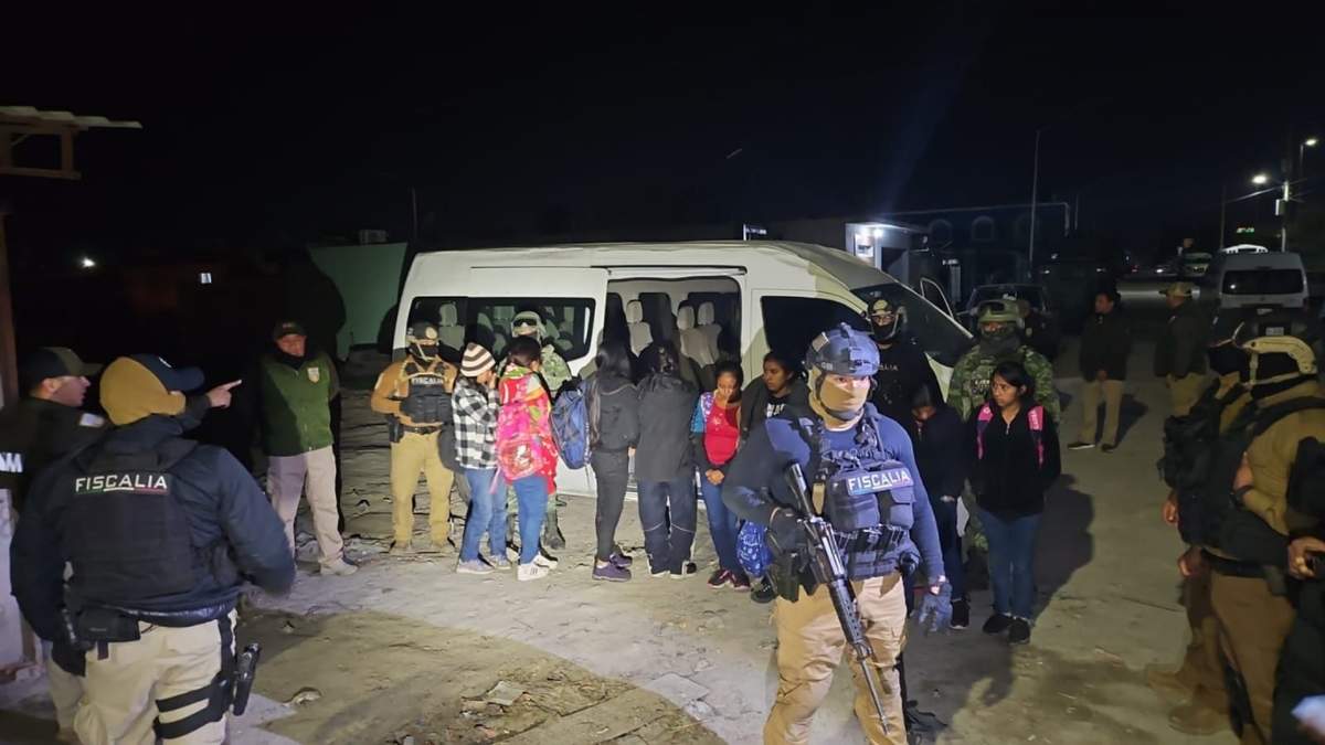 Migrantes rescatados de casa de seguridad en Reynosa
