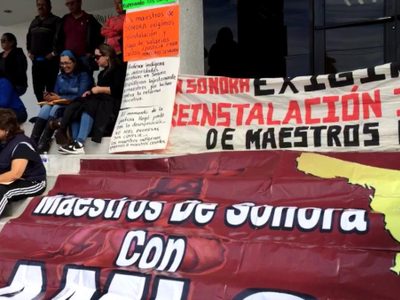 Maestros cesados con la reforma educativa montan plantón en el Congreso de Sonora
