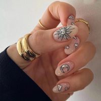 Nail Art: los diseños más lindos para las fanáticas de la astrología y la luna