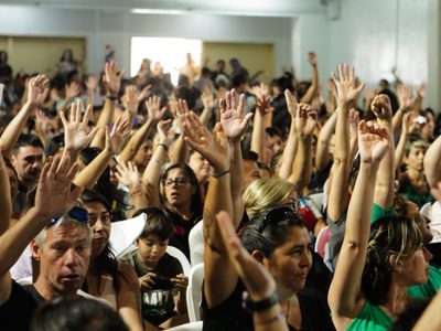 En una asamblea masiva, Aten Capital rechazó el ofrecimiento y propuso un paro de 48 horas