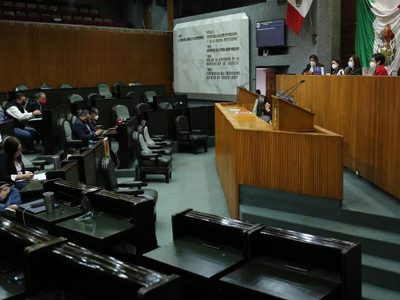 Diputado suplente de Colosio Riojas en NL rinde protesta... y se va al PRI