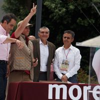 Priistas, perredistas, empresarios y actores se adhieren al proyecto de AMLO