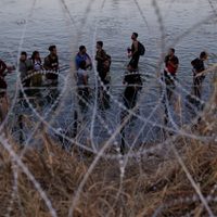 Gobierno de Trump pide a indocumentados que se autodeporten o serán detenidos con dureza