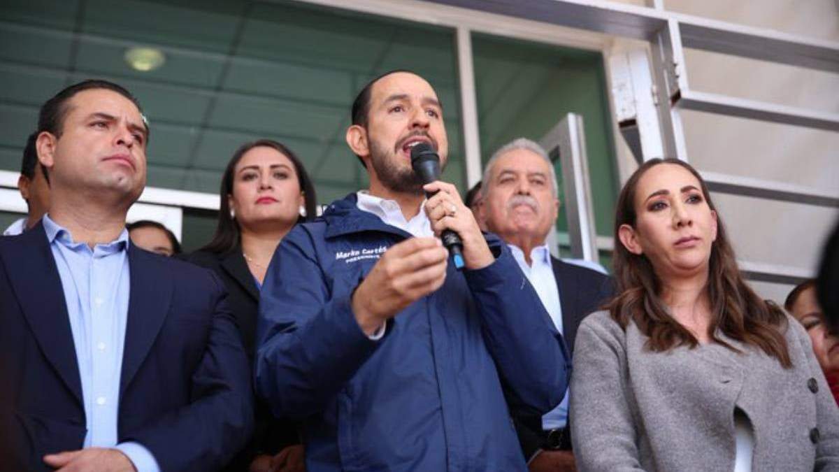 Miguel Ángel Varela (izquierda) y el dirigente nacional del PAN, Marko Cortés