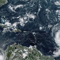 El huracán Lee avanza por el Atlántico hacia el noreste del Caribe; alcanza categoría 5