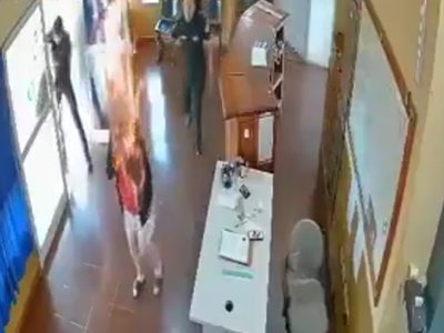 Horror en Misiones: una mujer murió tras prenderse fuego en una comisaría