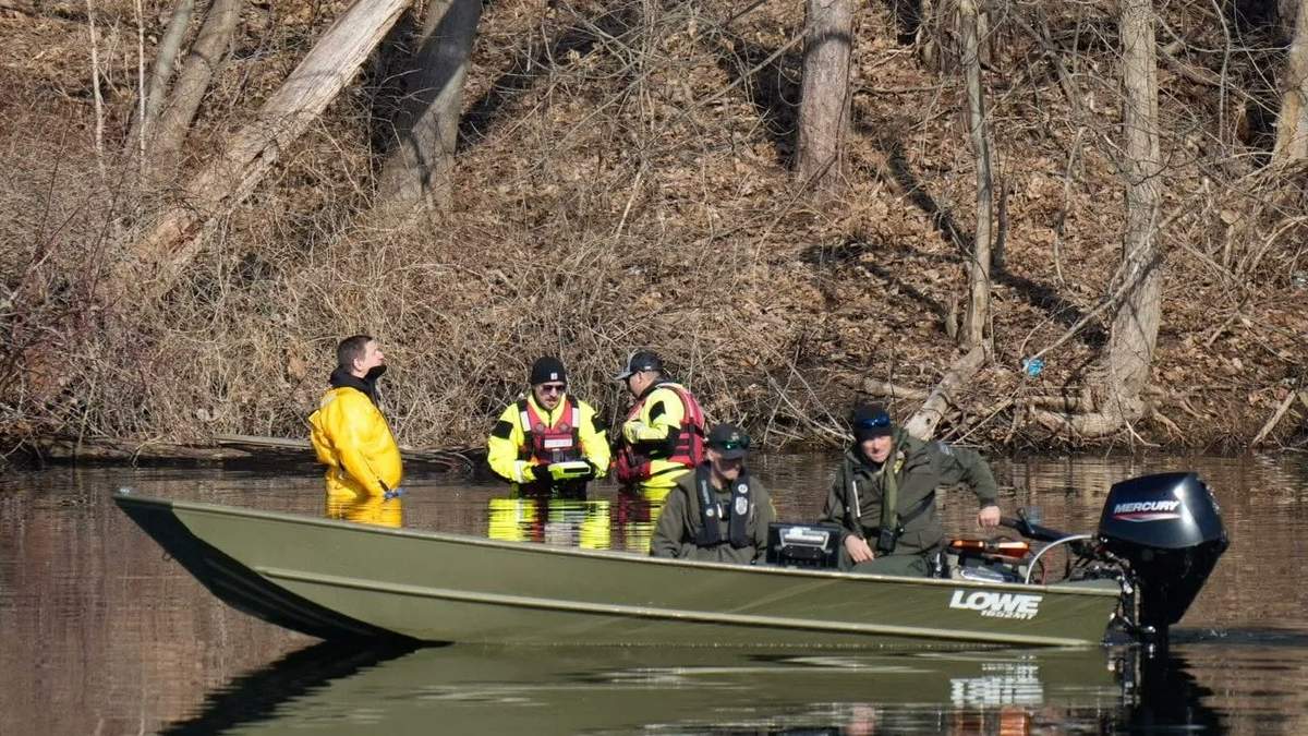 Un helicóptero en Ohio se estrelló contra embalse tras tocar un cable eléctrico; el piloto murió