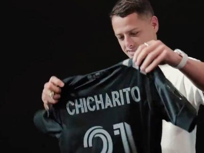 Javier “Chicharito” Hernández revela la conversación que tuvo con Diego Cocca (Video)