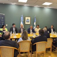 Figueroa se reunió en Buenos Aires con las principales operadoras petroleras para discutir planes de inversión en obras y educación