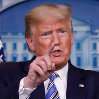 El Covid-19 'no es su culpa”: Trump a asiático-americanos