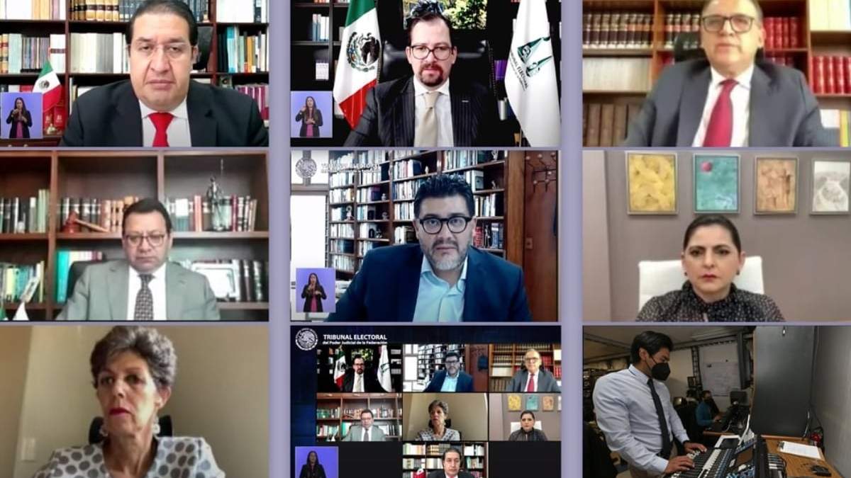 Sesión en el Tribunal Electoral