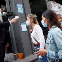 España en alerta: el coronavirus pone en la mira a la población joven no vacunada