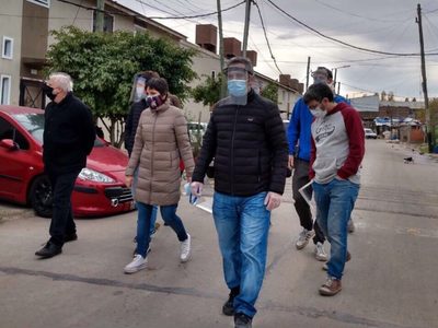 Conurbano bonaerense: confirmaron 53 casos de coronavirus en Villa Azul y aislaron la zona