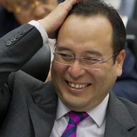 Que candidatos entreguen tarjetas no viola legalidad; es práctica común: Murayama