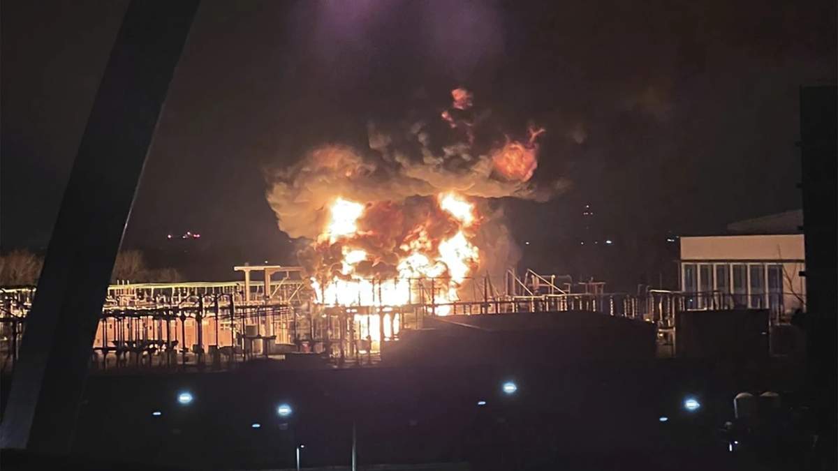 El aeropuerto de Heathrow reanudó los vuelos tras un incendio que cortó su suministro eléctrico
