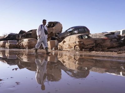 España otorgará residencia y permisos de trabajo a inmigrantes afectados por inundaciones
