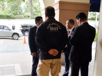 Escoltas del presidente de Guatemala son asaltados; les quitaron armas y celular