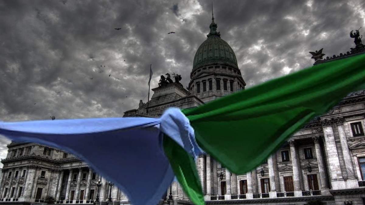 Providas vs pañuelos verdes. Fuente: (Minuto Neuquén)