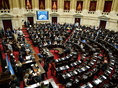 Diputados van por financiamiento universitario y emergencia en salud