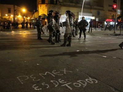 Gobiernos se culpan por enfrentamiento en protesta contra gasolinazo en Guadalajara (Video)