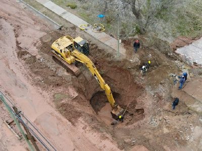 Con complicaciones, el Epas continúa con la reparación del acueducto en el barrio Mercantiles