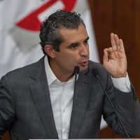 Asegura Ochoa Reza que sus participaciones en Davos estuvieron apegadas a la normatividad de la CFE