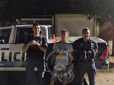 Un hombre se ahogaba con alimentos, no podía respirar y policías lo salvaron
