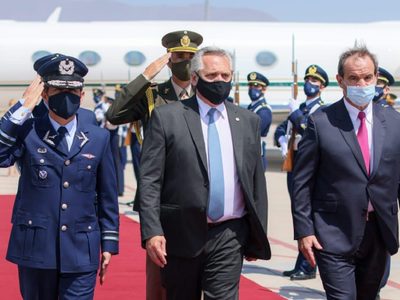 Alberto Fernández viajó a Chile y pidió "entender la importancia de la unidad" entre países