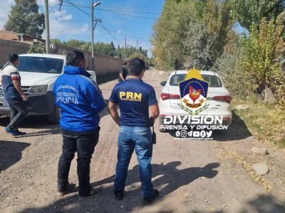 Fue a dejar a su hijo al jardín en pleno centro, le robaron el auto y lo encontraron en Cipolletti