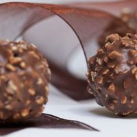 Bombones de chocolate oscuro y blanco sin gluten: rápidos de hacer y deliciosos