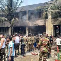 Avión de la Fuerza Aérea se estrella en centro educativo de Bangladesh; hay al menos 19 muertos