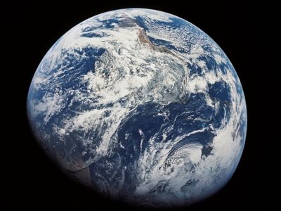 Un estudio de NASA reveló que la Tierra ha perdido su simetría