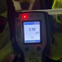 Motociclista circulaba en zigzag por la Mosconi con récord de alcohol en sangre