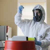 Vacuna china contra covid-19 en ensayos muestra resultados positivos