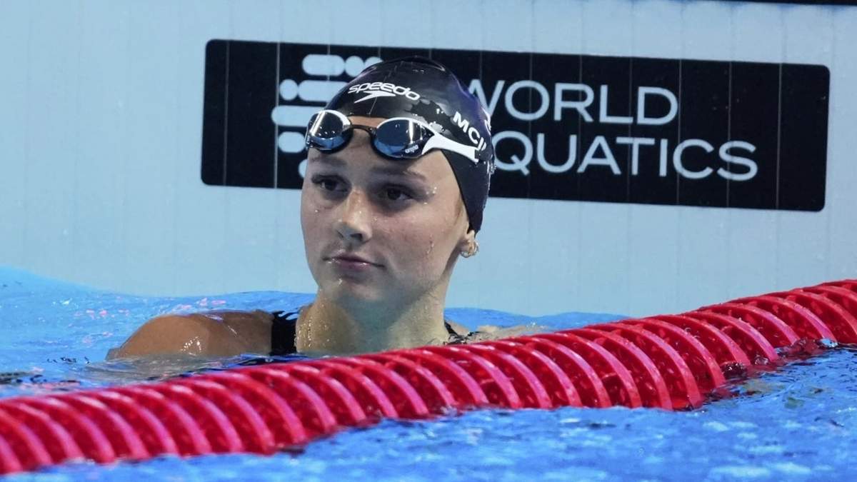 Summer McIntosh gana su primera medalla de oro en el Campeonato Mundial de Deportes Acuáticos